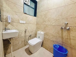 Shower, rainfall showerhead, free toiletries, towels - Fabhotel Prime Shri Shyam Ananda Palace (Danta Ramgarh)