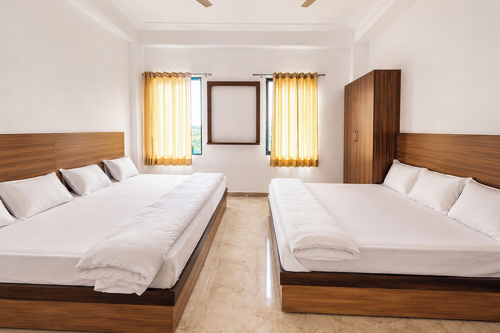 Family Room | Egyptian cotton sheets, premium bedding, in-room safe, desk