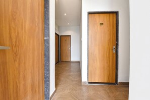 Lobby - Fabhotel Avr (Indore)