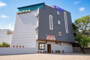 Exterior - Fabhotel Avr (Indore)