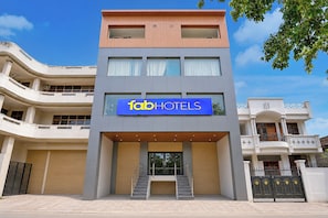 Exterior - Fabhotel Southtown (Kanpur)