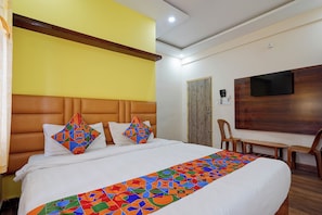 Egyptian cotton sheets, premium bedding, in-room safe, desk - Via Utsav Grand Inn (Bangalore)