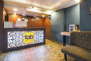 Quầy tiếp tân