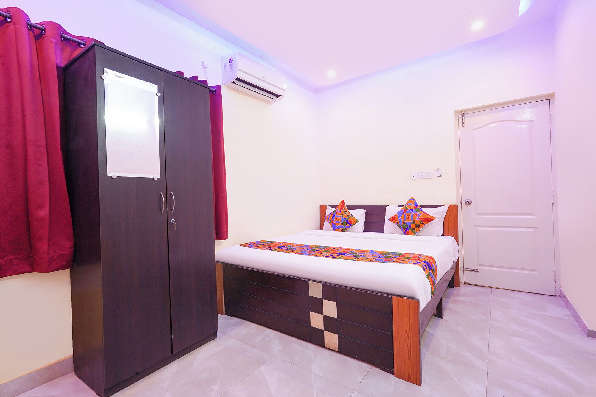 Executive Room | Egyptian cotton sheets, premium bedding, in-room safe, desk