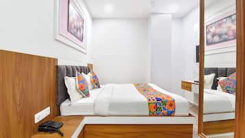 Egyptian cotton sheets, premium bedding, in-room safe, desk
