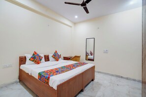 Egyptian cotton sheets, premium bedding, in-room safe, desk