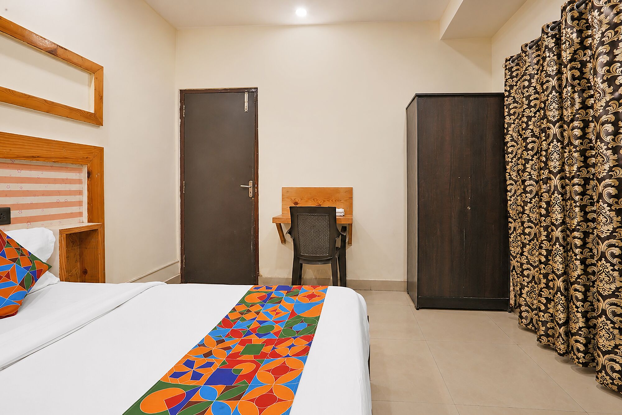 Deluxe Room | Egyptian cotton sheets, premium bedding, in-room safe, desk