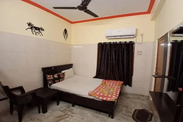 Egyptian cotton sheets, premium bedding, in-room safe, desk - Via D Stay Inn (Visakhapatnam)