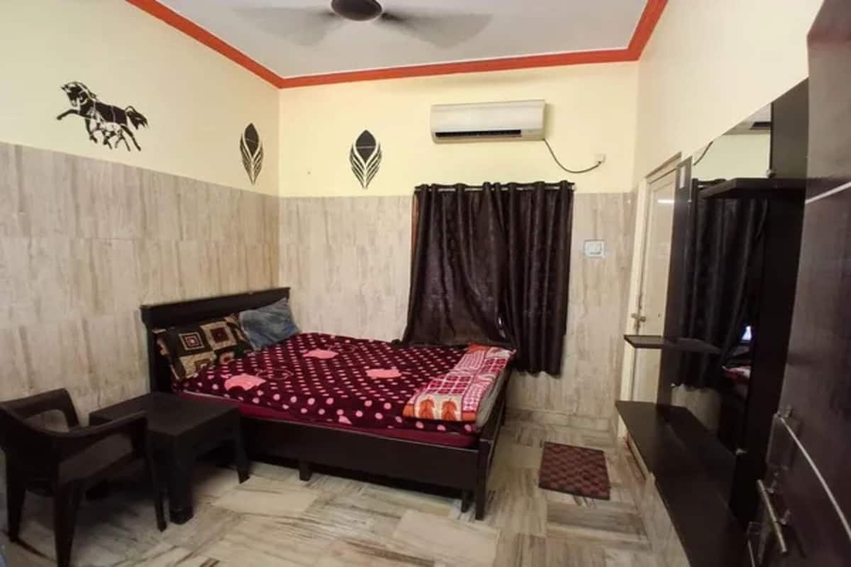 Deluxe Room | Egyptian cotton sheets, premium bedding, in-room safe, desk