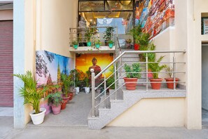Property entrance - Fabhotel Rudransh Residency (Varanasi)