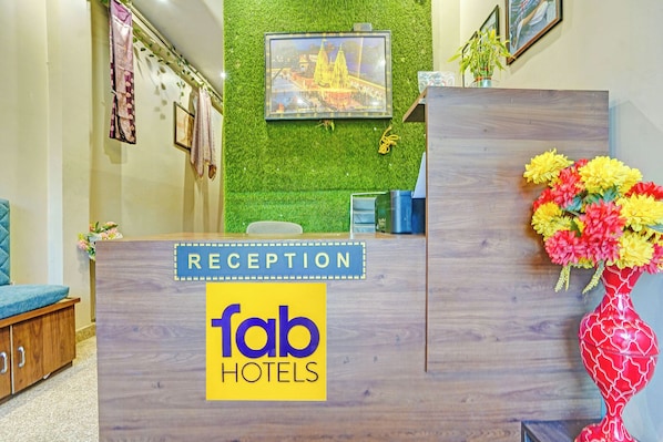 Reception - Fahotel Rudransh Residency-1Km from Kashi Vishwanath Temple (Varanasi)