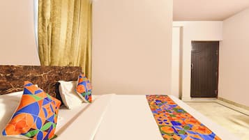 Egyptian cotton sheets, premium bedding, in-room safe, desk