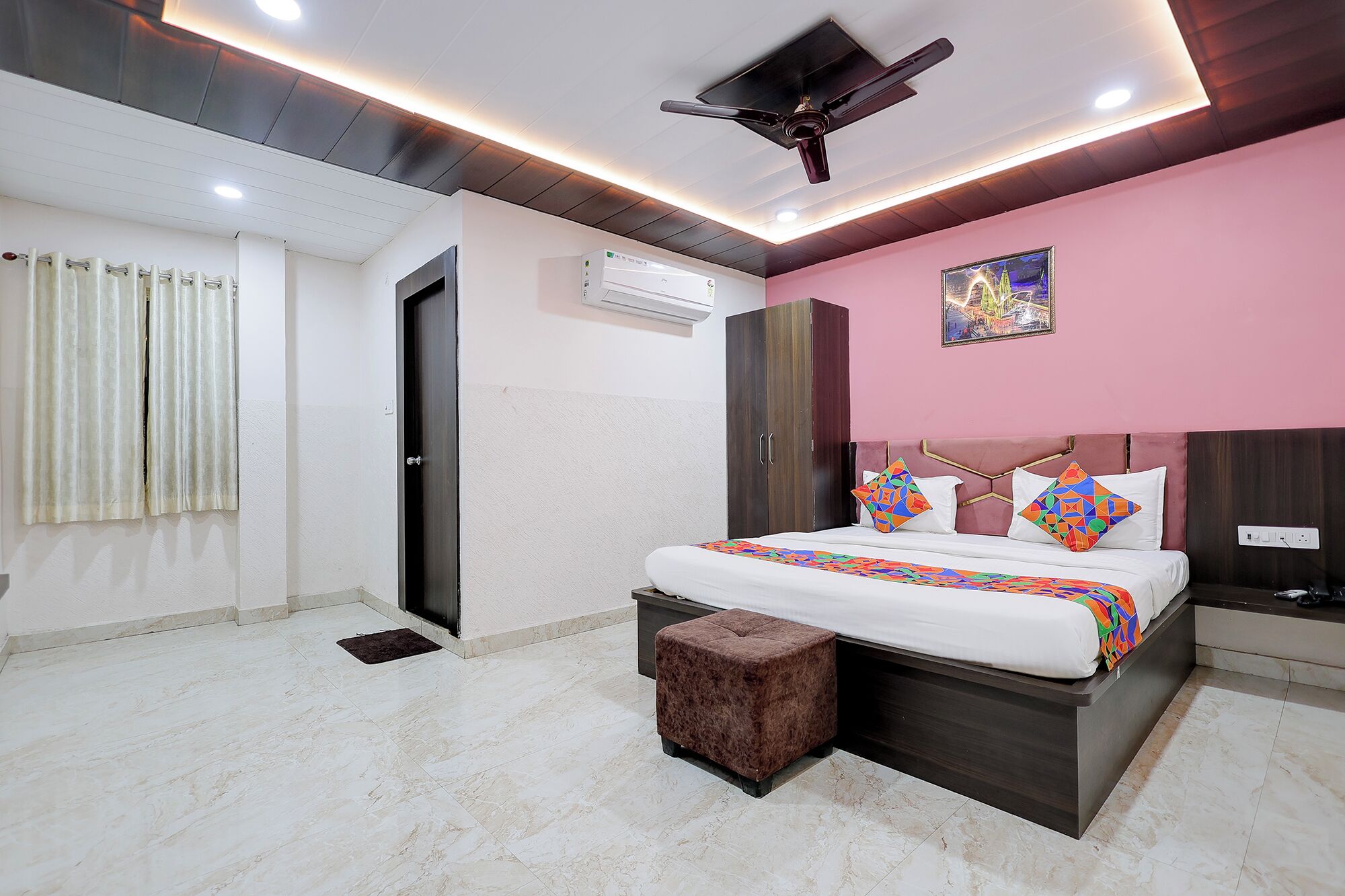 Premium Room | Egyptian cotton sheets, premium bedding, in-room safe, desk