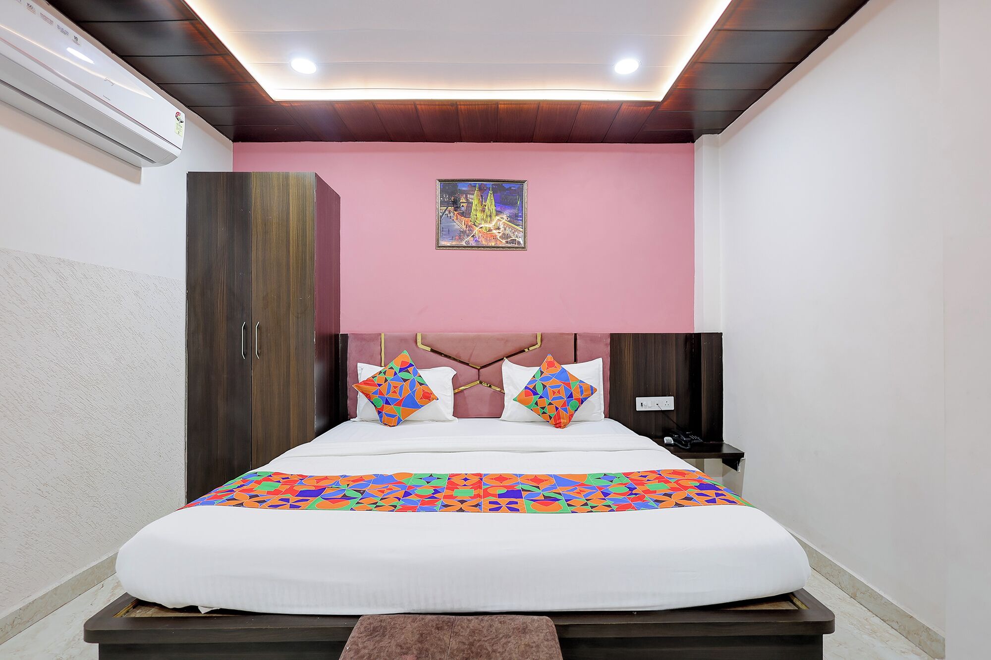 Deluxe Room | Egyptian cotton sheets, premium bedding, in-room safe, desk