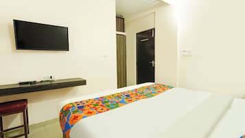 Egyptian cotton sheets, premium bedding, in-room safe, desk
