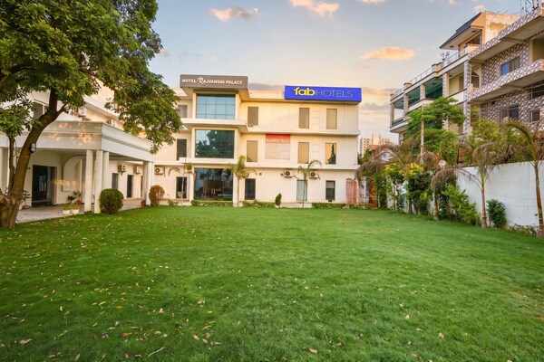 Fabhotel Rajvanshi Palace - Gurugram