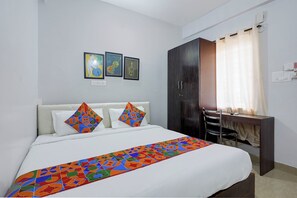 Deluxe Room | Egyptian cotton sheets, premium bedding, in-room safe, desk - Fabhotel Alfaa Inn (Bangalore)