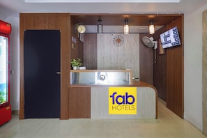 Reception - Fabhotel Alfaa Inn (Bangalore)