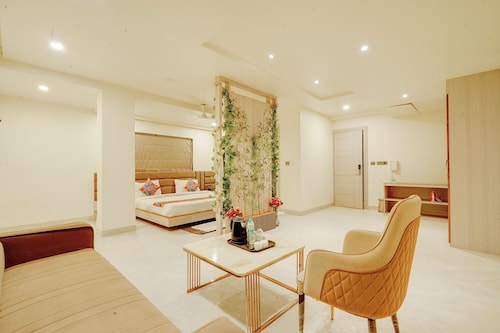 FabHotel Prime Ramaye