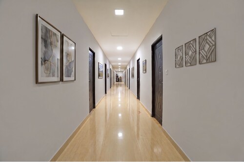 Fabhotel Moon Stay - Nr Urappakkam Railway Station