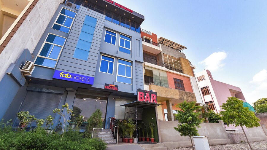 Fabhotel Blue Diamond