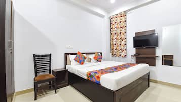 Egyptian cotton sheets, premium bedding, in-room safe, desk