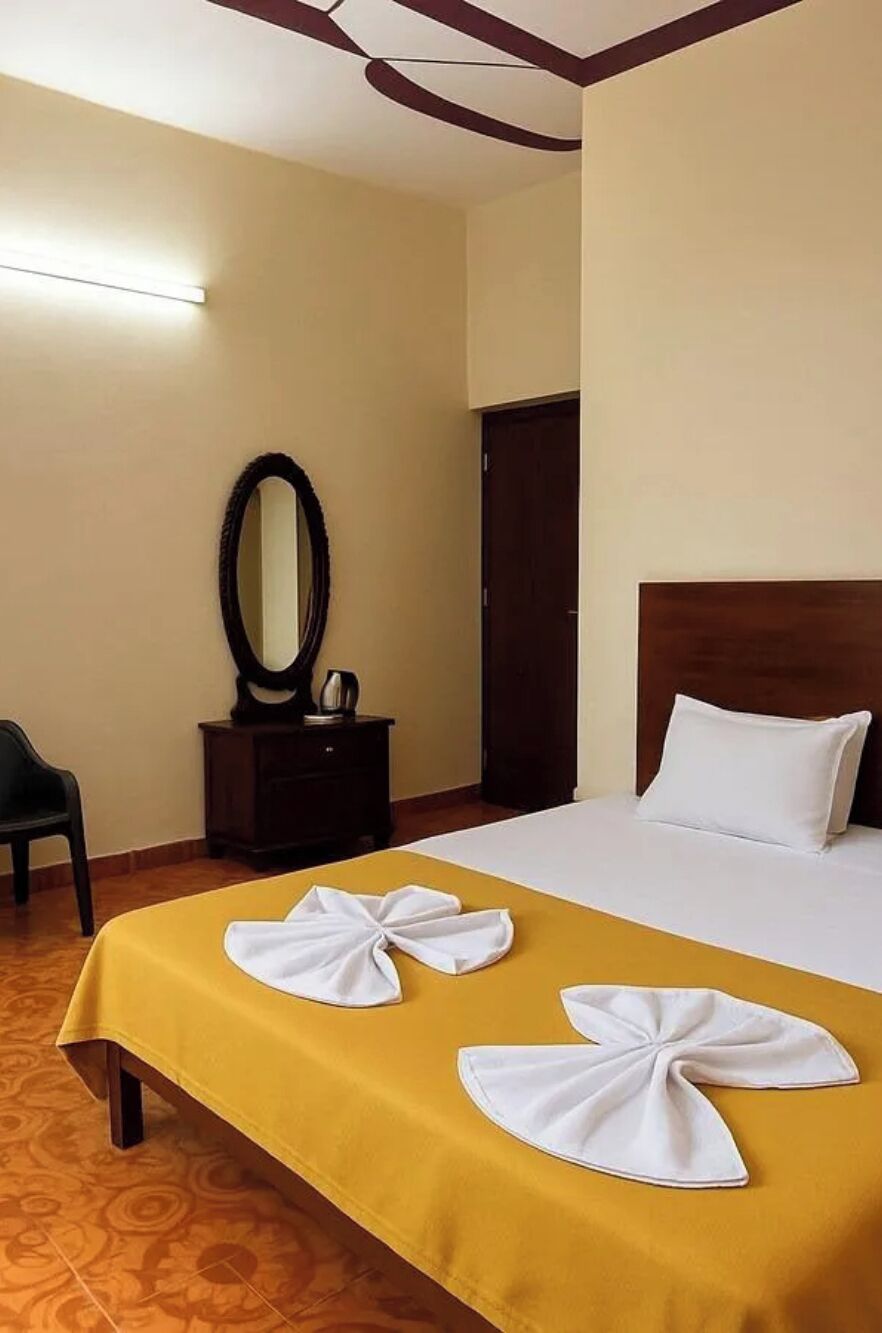 Egyptian cotton sheets, premium bedding, in-room safe, desk