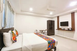 Egyptian cotton sheets, premium bedding, in-room safe, desk - Fabhotel Blue Dawn Gachibowli (Hyderabad)