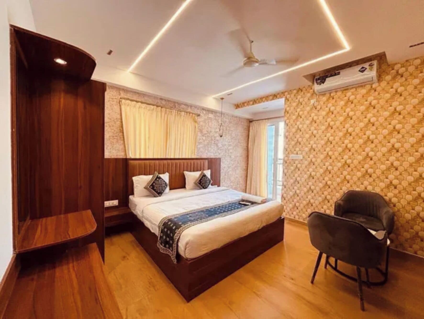Deluxe-Zimmer | Bettwäsche aus ägyptischer Baumwolle, hochwertige Bettwaren, Zimmersafe
