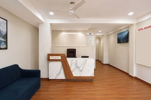 Reception - Via Season Inn (Paud)