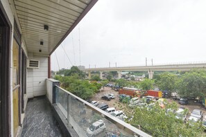 Balcony - Fabhotel Snereya (New Delhi)