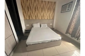 Phòng Deluxe | Bộ trải giường bằng vải cotton Ai Cập, bộ đồ giường cao cấp 