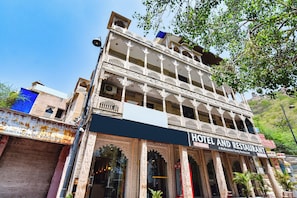 Exterior - Fabhotel Moon Stone (Amer)