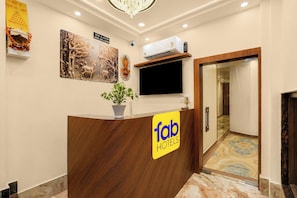 Reception - Fabhotel Vatsa Residency (Varanasi)