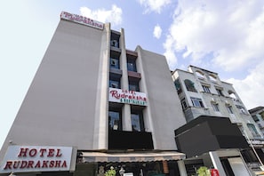 Exterior - Fabhotel Rudraksha (Indore)