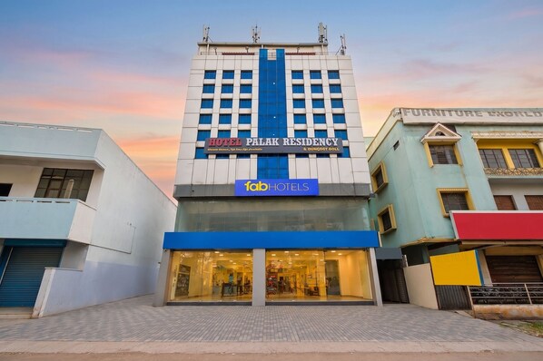 Front of property - Fabhotel Prime Palak Residency (Hyderabad)