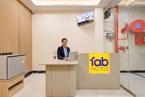 Reception - Fabhotel Rr Inn (Kanpur)
