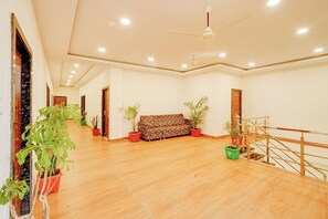 Lobby - Fabhotel Pk Residency (Bhopal)