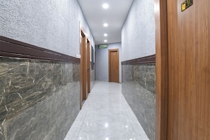 Lobby - Fabhotel Ambrosia Seventy Eight (Indore)