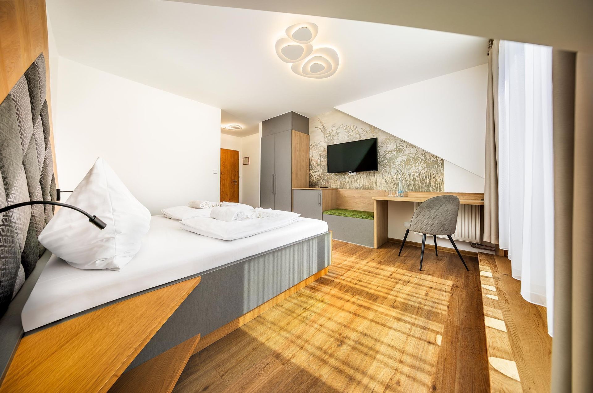 Habitació doble clàssica | Caixa forta a l'habitació, escriptori, wifi gratuïta i roba de llit 