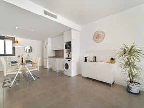 Interior - Family Oasis: Vacation rental with a 140 m² terrace, pool, and just 5 minutes from the beach (AN)
