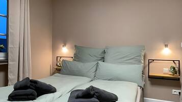 Ferros/tábuas de passar roupa, Wi-Fi, roupa de cama