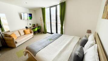 Comfort Double Room | Desk, laptop workspace, iron/ironing board, free WiFi