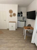 Studio | Dining