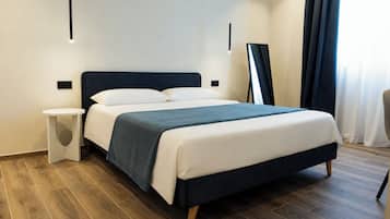 Habitación, vistas a la ciudad | Escritorio y wifi gratis