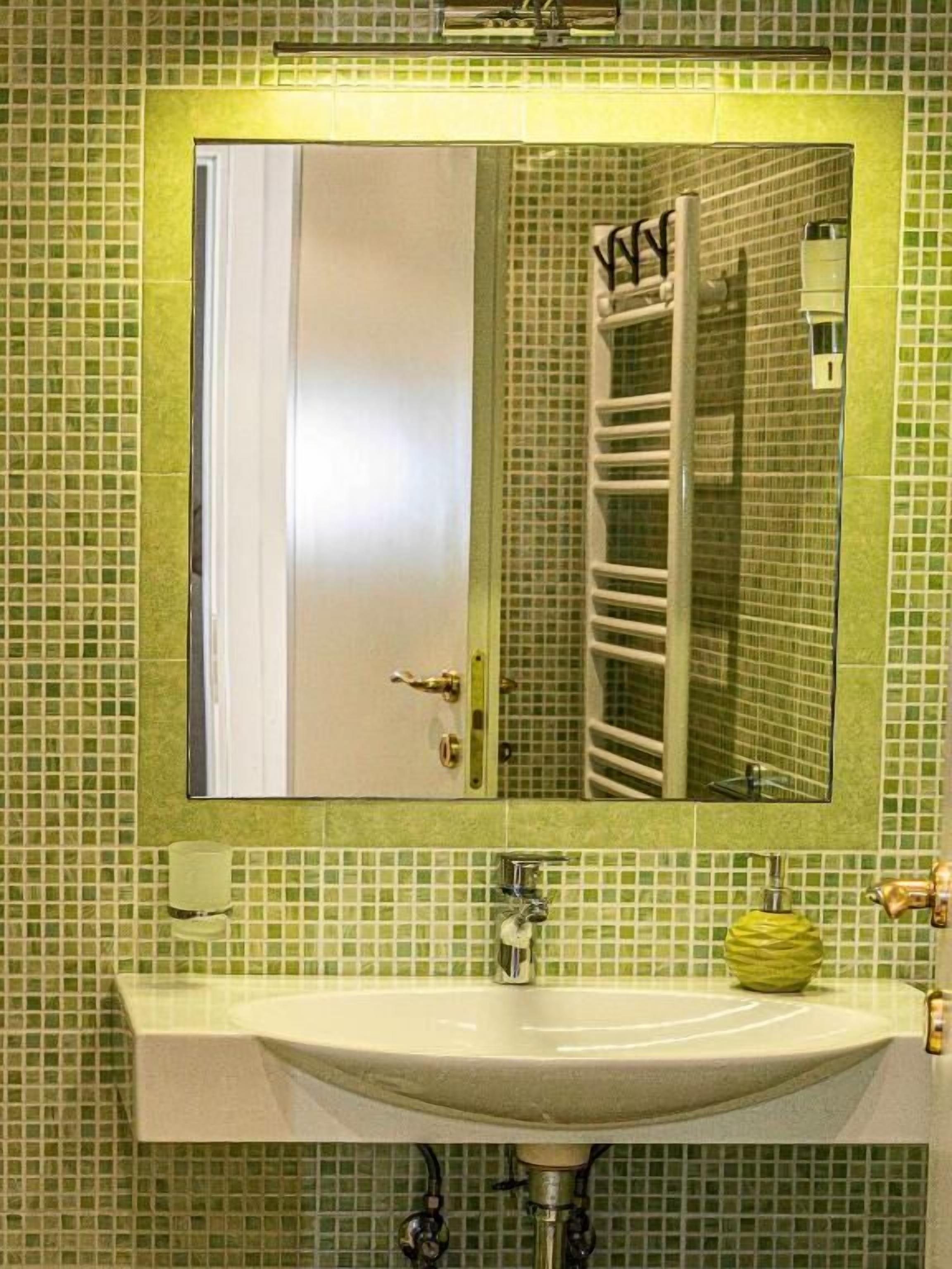 Comfort Triple Room | Bathroom