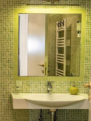 Comfort Triple Room | Bathroom - Palazzo Vaglio (Alliste)