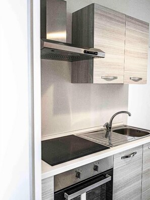 Basic Twin Room | Private kitchen - Palazzo Vaglio (Alliste)