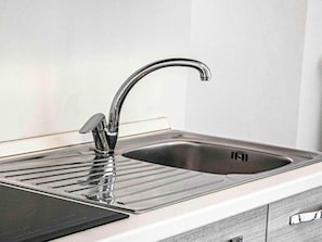 Basic Twin Room | Private kitchen