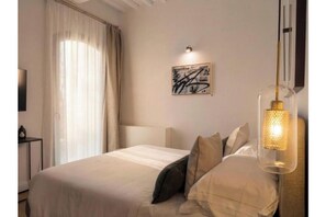 Room - Vrbo Property (Toscana)